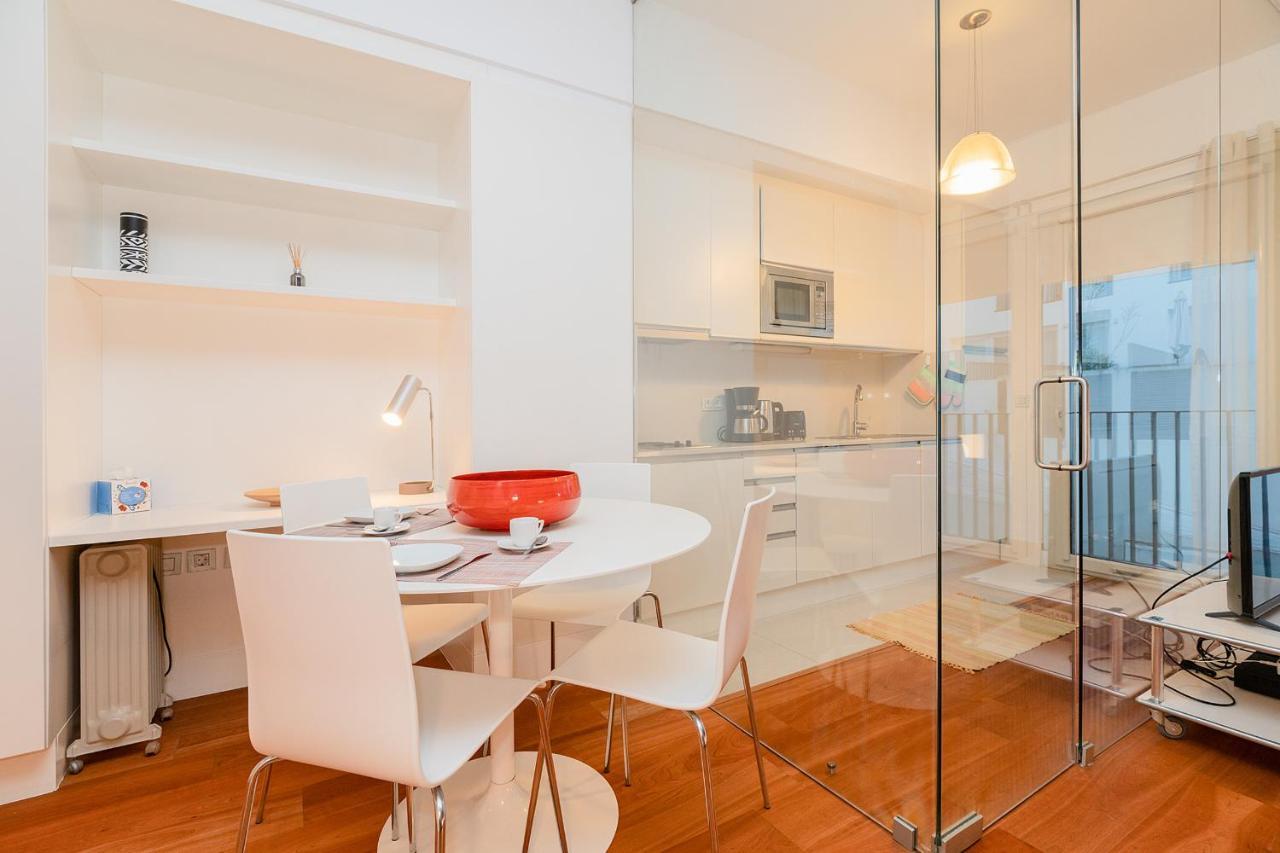 Warm Ample Space With Wall Beds * Lissabon